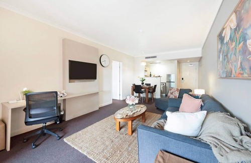 Darwin City Centre Apartment | Elegant Harbourside Comfort with Alfresco Patio
