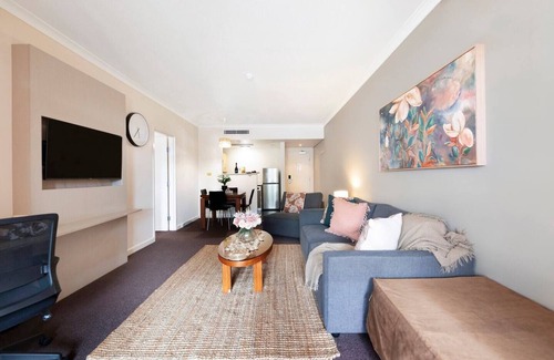 Darwin City Centre Apartment | Elegant Harbourside Comfort with Alfresco Patio