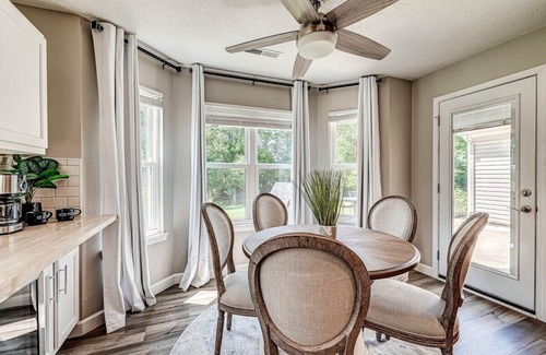 Westfield House | Elegant home in the heart of Westfield! Perfect for family gatherings!