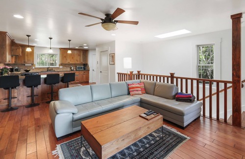 Auburn House | Elegant Home minutes from American River+Downtown: decks + hot tub