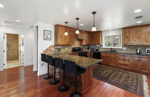 Auburn House | Elegant Home minutes from American River+Downtown: decks + hot tub