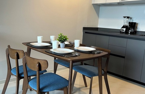 Monterrey Centro Apartment | Elegant loft apt Santa Lucia king size bed, swim pool, gym, parking, kids club