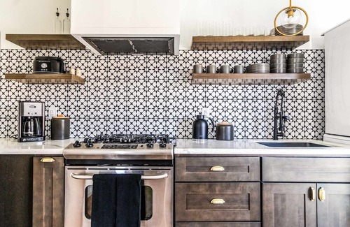 Bixby North House | Elegant Long Beach Getaway - 2 Units & Patio