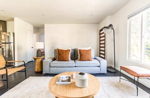 Bixby Knolls House | Elegant Long Beach Getaway - 2 Units & Patio