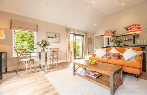 Ipswich House | Elegant luxurious cottage - The Dove House