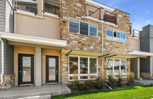 Old Town North House | Elegant Mountain Haven - King Bed and Fireplaces