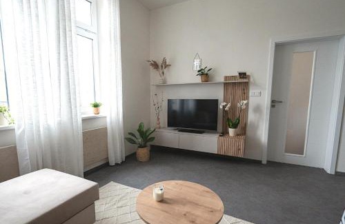 Hlubocepy Apartment | Elegant Riverside Apartment with Breathtaking Rock Views