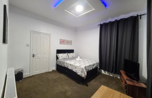 Middlesbrough House | Elegant Spacious Home