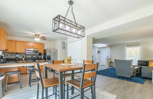 Elkridge House | Elegant Urban Retreat - Ideal for Corporate Stays