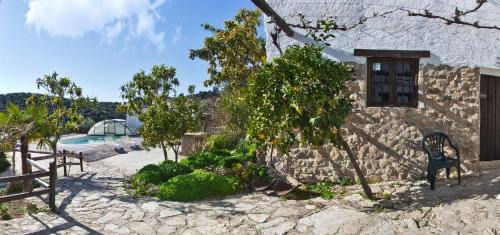 Serval Villa | Elegant Villa in Granada with Pool and Garden