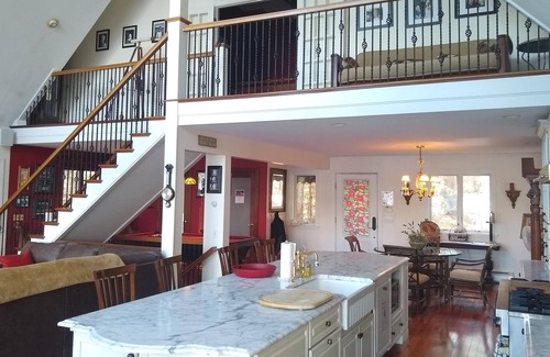 Milton House | Elegant Waterfront Cottage with Private Dock