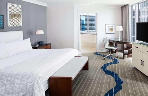 North Rosslyn Hotel | Elevated Stay | Riverfront Dining. Fitness Gym.