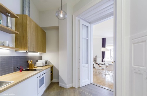 Inner City Budapest Apartment | Elisabeth Deco Suite, WiFi, AC on 78 sq.meters 1 BR, 2 BA in the Downtown