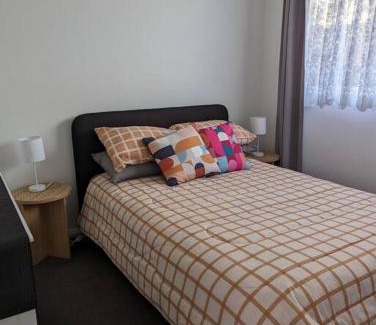 Junee Villa | Elizabeth Street Guesthouse