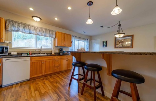 Orick House | Elk Meadow Cabins 17A Gold Rush Suite