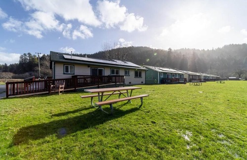 Orick House | Elk Meadow Cabins 19A Johnny Redwood Suite