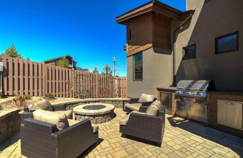 South Lake Tahoe House | Elk Point Paradise - AC - Hot Tub - Pool Table