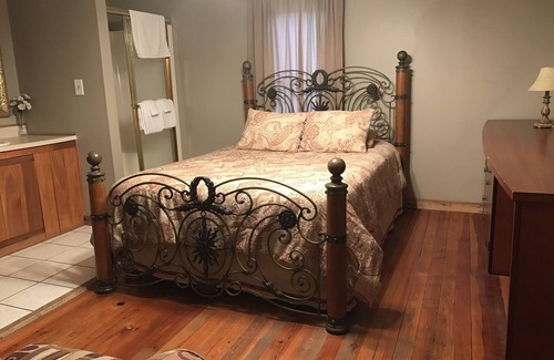 Shoals Cabin | Elk Ridge Ranch-French Lick-Family Reunions Corporate Retreats, Private Parties