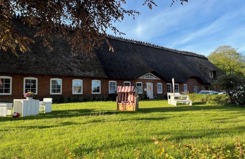 Ringsberg Apartment | Ella - under thatch, close to the beach, dogs allowed, garden