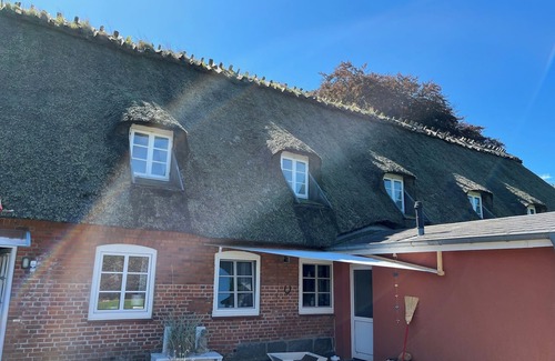 Ringsberg Apartment | Ella - under thatch, close to the beach, dogs allowed, garden