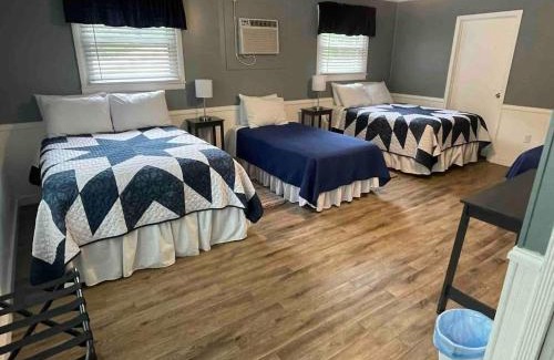 Gilbert House | Ellis House Trail Lodging Sleeps 16