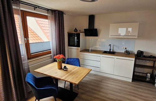 Heidenheim an der Brenz Apartment | Elodia Luxury Apartment - Wi-Fi, Smart TV, Terrace, Kitchen, Towels