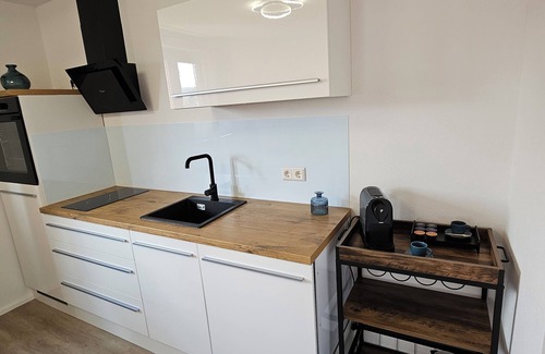 Heidenheim an der Brenz Apartment | Elodia Luxury Apartment - Wi-Fi, Smart TV, Terrace, Kitchen, Towels