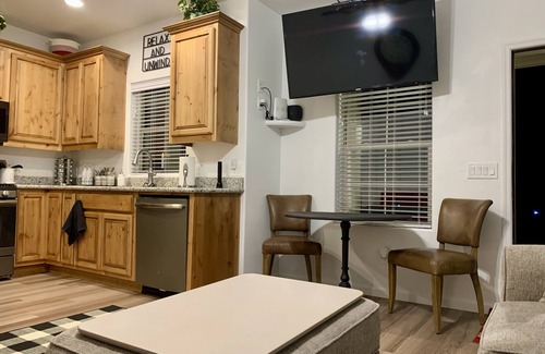 Prescott House | Elvis in the Pines Private Guest House