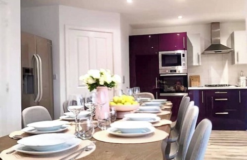 Darlington House | Elysian Escape, modern 5 bedroom house, sleeps 12