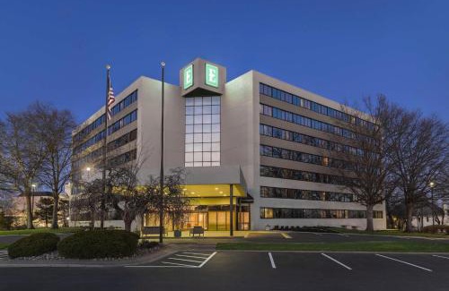 Overland Park Hotel | Embassy Suites by Hilton Kansas City Overland Park