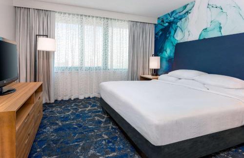 Bearss Plaza Hotel | Embassy Suites by Hilton Tampa USF Near Busch Gardens