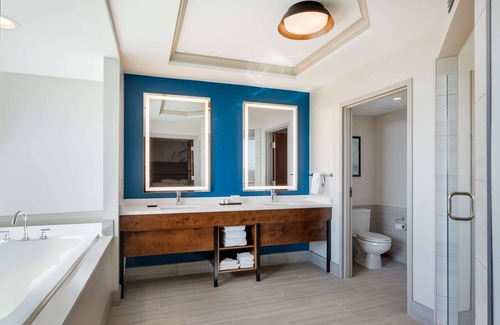 Bearss Plaza Hotel | Embassy Suites by Hilton Tampa USF Near Busch Gardens