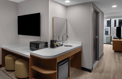 Madison Hotel | Embassy Suites By Hilton Madison Downtown