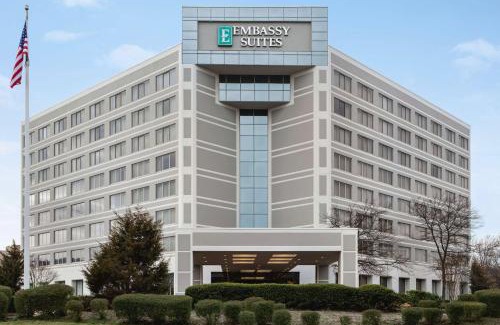 Linthicum Heights Hotel | Embassy Suites by Hilton Baltimore at BWI Airport