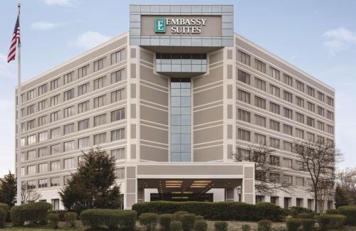 Linthicum Heights Hotel | Embassy Suites by Hilton Baltimore at BWI Airport