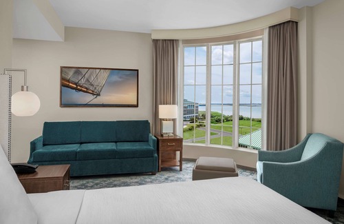 Old Village Historical District Hotel | Embassy Suites by Hilton Charleston Harbor Mt. Pleasant