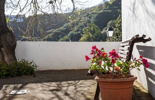 Fontanales House | Emblematic house with terrace and mountain view