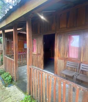 Hargomulyo Cabin | Embun Lawu Glamping dan Cottage