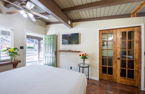 Tahoe Island Cabin | Emerald Bay Lodge