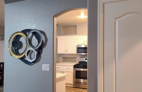 Las Vegas House | Emerald Beauty. Not Too Close. Not too Far!