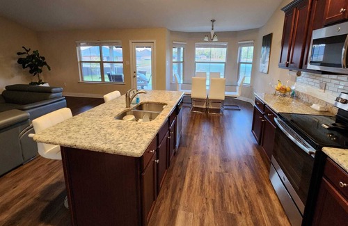 Biloxi House | Emerald Lake View 4 Bedroom home