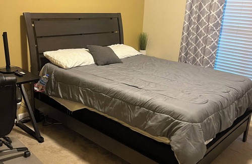 Hardeeville House | Emergency crews this is for you. 2 bedrooms with shared bathroom.