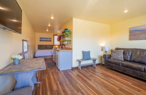 Emigrant Cabin | Emigrant Cabins #1 - Tiny cabin near Yellowstone