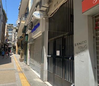 Athens City Centre Apartment | Emily in Athens - Central Veranda flat with Starlink