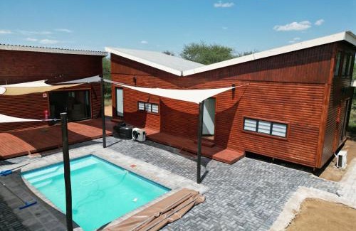 Leeupoort House | Emintha Log House