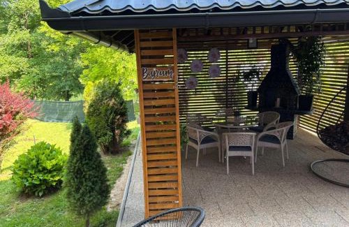 Mali Radic Villa | EMRAH RIVER UNA