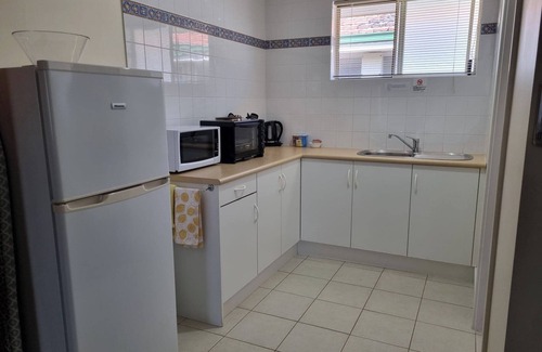 Emu Point Hotel | Emu Point Motel & Apartments