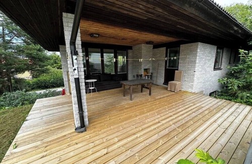 Skrubba Villa | En egen våning i ny renoverad lyxig villa Tyresö