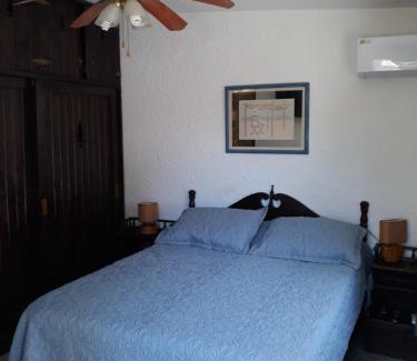 Aidy Grill House | En Suíte - Habitación con baño privado - Entrada independiente