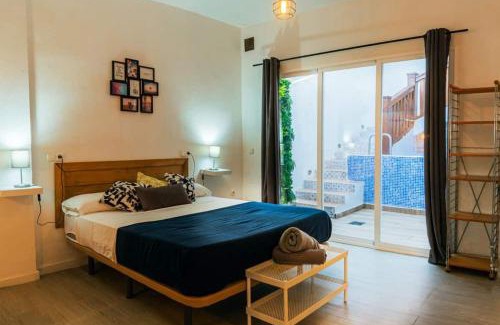 Guainos Bajos House | Enamórate con vistas al mar en La Marina House